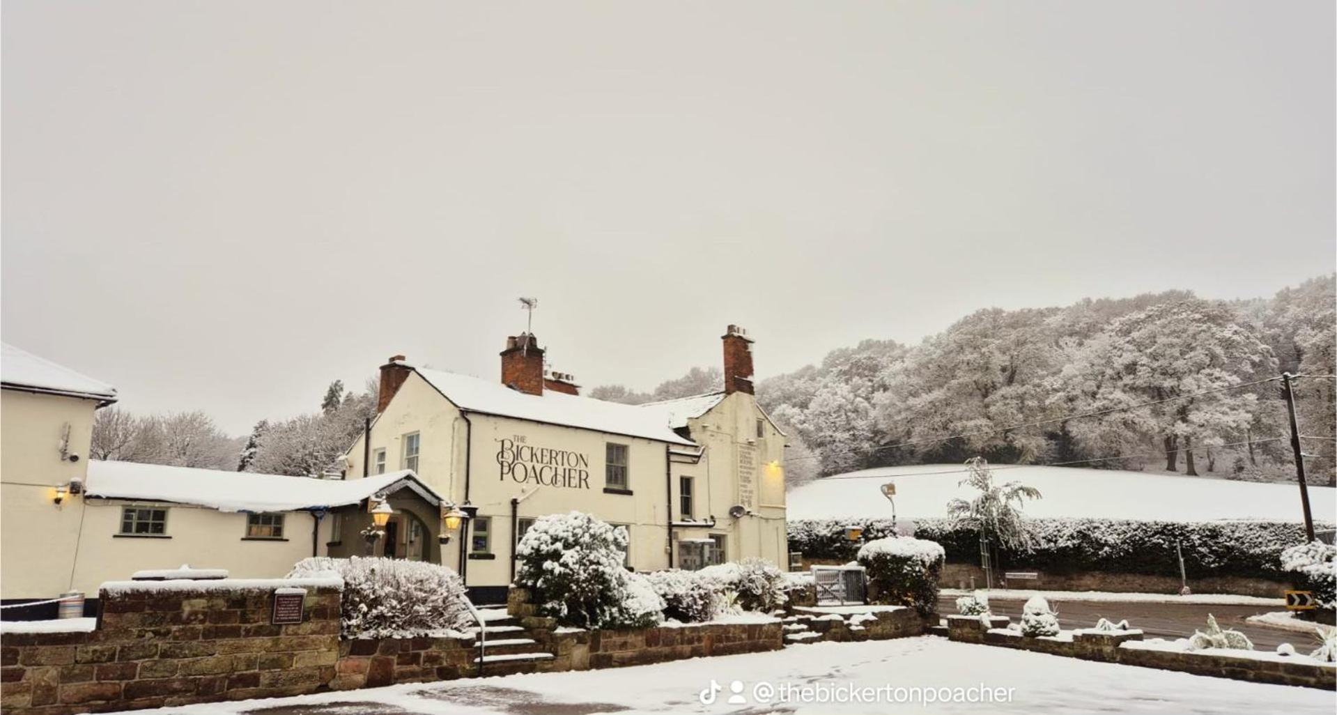 The Bickerton Poacher Higher Burwardsley Exterior photo